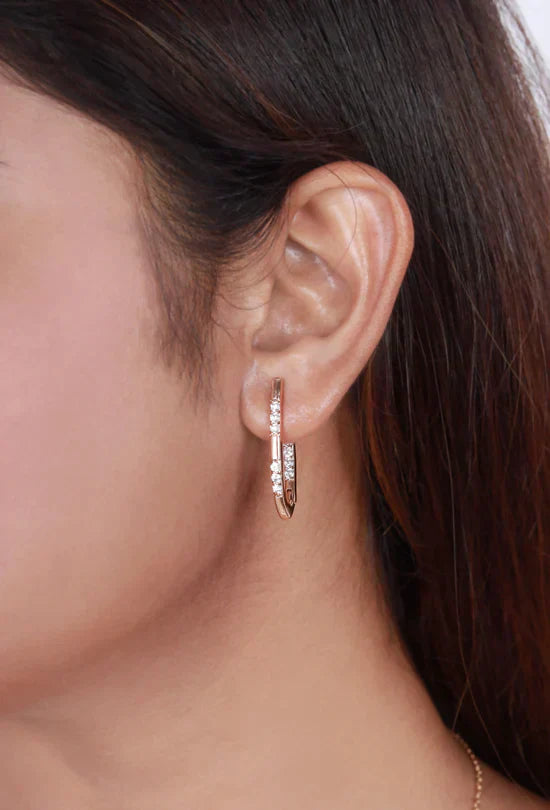 Långa örhängen i 18 karats guldplätering