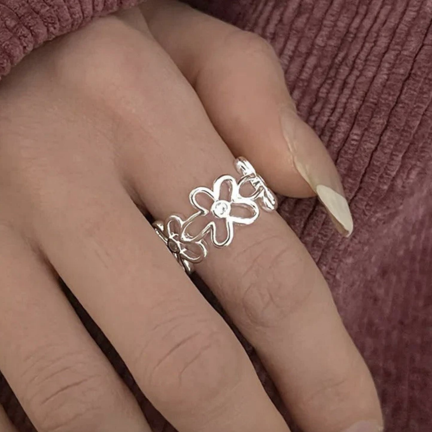Elegant justerbar ring i sterling silver med blomform för kvinnor