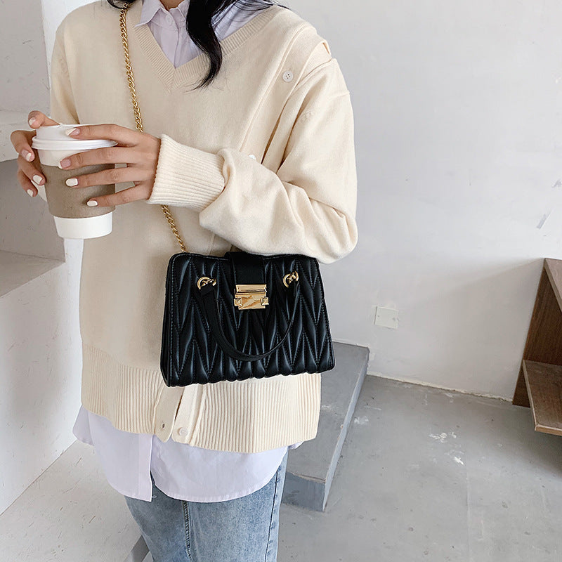 Maite Plisserad Kedjeväska