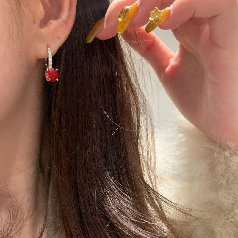 Celira Orvane Örhängen | Vitt Guld