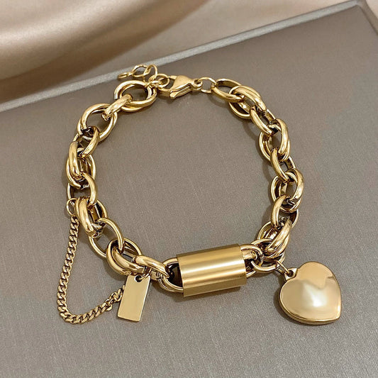 Hjärtevärmande Chunky Armband Guld
