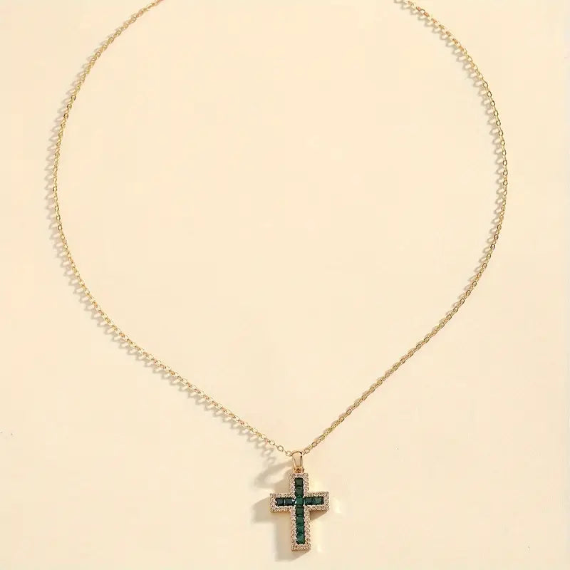 Solene Emerald Cross Pendant Necklace | Guld