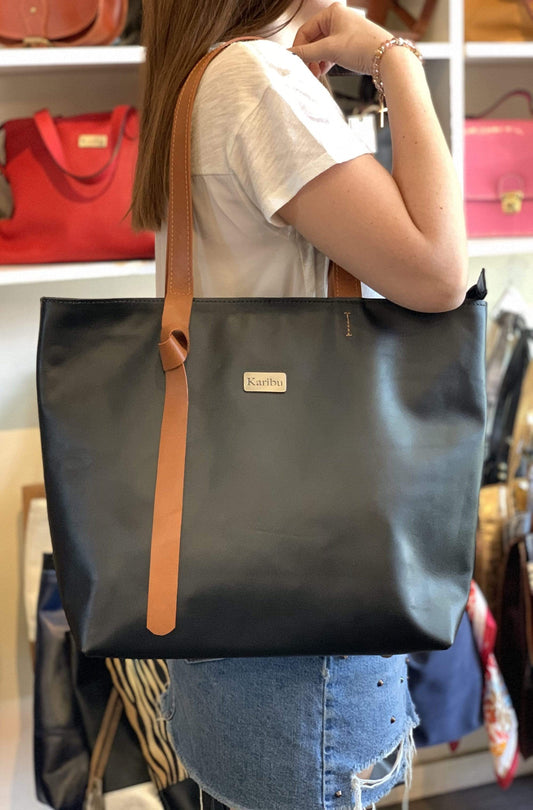 Emilia Svart & Brun Väska