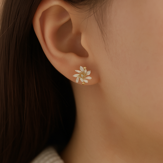 Elegant och utsökt opalblad cirkel studs i guld